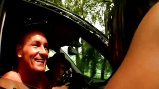 Lauro Giotto và Frank Gun cùng nhau "xử lý" hai bà mẹ châu Á nhỏ nhắn Asia Deville và Ally Horny với màn oral sex, xuất tinh vào miệng và quan hệ hậu môn nóng bỏng trong màn threesome.