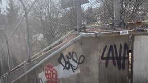 Walking Around Naked Fucking My Pussy with Vibrator on a Public Fly Over Bridge