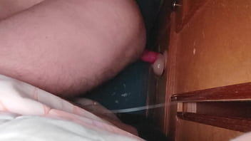 Disfrutando mi dildo analmente