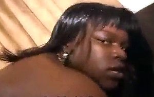 Jolpe sits her fat black body on a dick