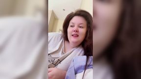 Big-titted Asian MILF pleases in bed
