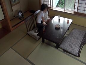 M960G07 Picking up a pair of young wives soaking in a foot bath! - Pleasure crashes with full instinct to affair SEX!