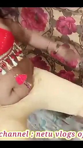 Hot Sexy Desi Girl Shows Her Ass While Dancing