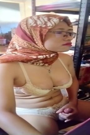 Indo Shemale Hijab Masturbation in Office