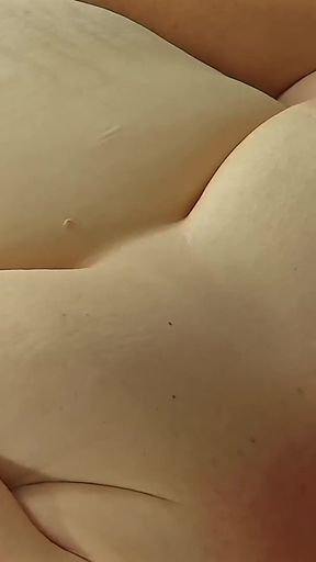 Memorable moment from &quot;It&#039;s INSANE how hard this woman is shaking her big fat juicy ass, I think she intentionally trying to&hellip;&quot;