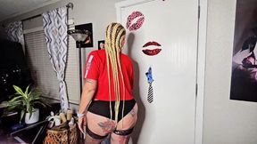 Food delivery threesome