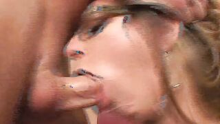 Blonde Hardcore Extrem Dreier mit schwarz und weissem Penis