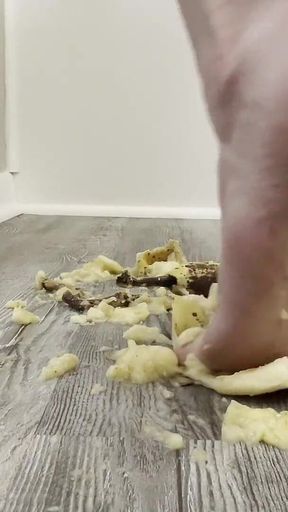 Banana Crush with Feet