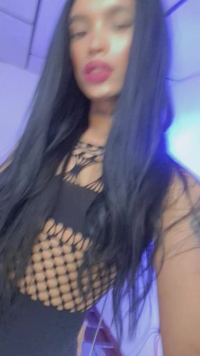 Kiss all trans hot