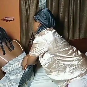 She Sneaky Fucks StepBrother While They Were Watching TV Show