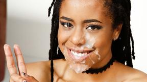 ”Moving with Kira Noir on ManoJob”