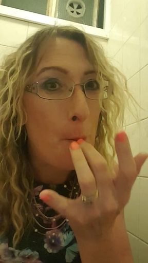 Essex Girl Lisa tasting her own piss in the toilet