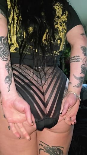 Vera's dirty panty tease leads to a solo jacking session