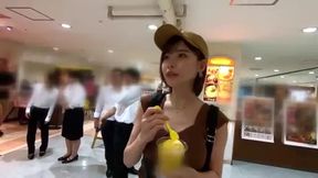 She's so Cute that She's Flooded with Interviews! the Ice Cream Shop's P...