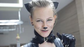 Catwoman torment the bad man