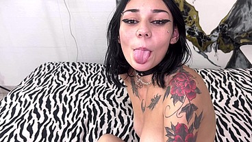 Novinha de 18 anos foi da pro casal d Uber na casa deles