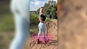 patroa safada engana o peao e mama no pau dele no meio do mato