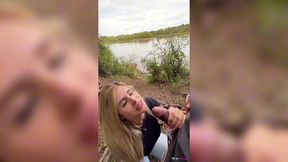 patroa safada engana o peao e mama no pau dele no meio do mato