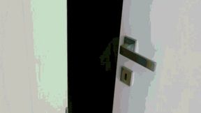 What's behind my bedroom door? WMV(1280x720)FHD