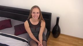 173-1 Babe fucks for creampie