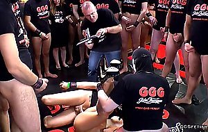Billie star shows facials in behind the scenes