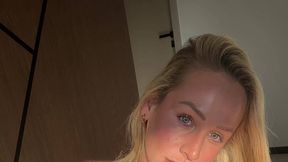 Social Media Creator @ninacakes @Boob Grab and #Sexy Lingerie #Blonde #Big Boobs #Solo clips gratis sexy | Tik.Porn