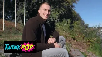 Stranger Pays College Twink Cash to Bareback His Tight Bubble Butt Outdoors