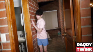 Blowjob, cumshot, deep throat, licking, old &amp; young, daddy – amatir muda Eli Belloso dan Melo Prince, anal fucked