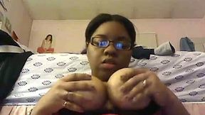 Hefty webcam temptress with big boobs knows how to get my attention