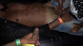 novinha ninfeta foi conhecer o swing e arrumou dois pirocudos pra gozar na boca dela no glory hole jasmine santanna
