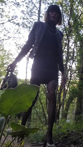Heels, Stockings, Little Bows &amp; Mini-Skirt in the Forest 20avr26 BRUNOy VaneSsaBiTCHx PariS ChienneTrvprod91