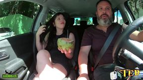 pamela pantera estrapolou na carona do ted e fudeu no meio do transito