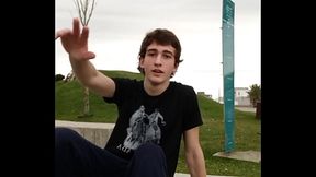 Loirinho safado caindo de bunda no skate