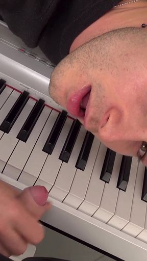 Piano Play Dick