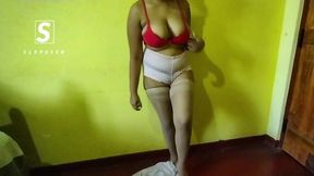 Cute Sri Lanka hot girl show her big ass