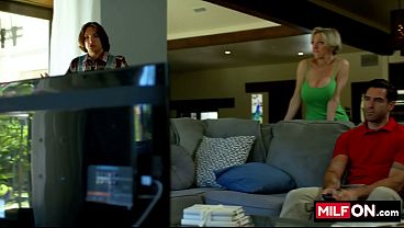 MILFON.com presents: Dee Williams &amp_ Axel Haze gets fucked in Cable Guy Plugs The MILF