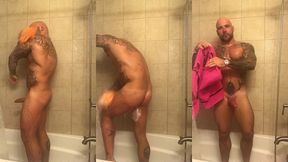 jason collins showering with a raging hard-on!