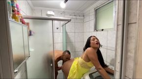 I Went to Take a Shower with My Boyfriend