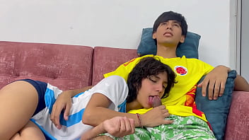 Un buen sexo anal con mi hermanastro antes de ir con mi novio.