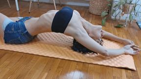 Stretching and sucking in my belly-wmv