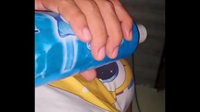 Hermanastra se mete la gran polla de su hermanastro en el culo por un celular. Lana More anal creampie.