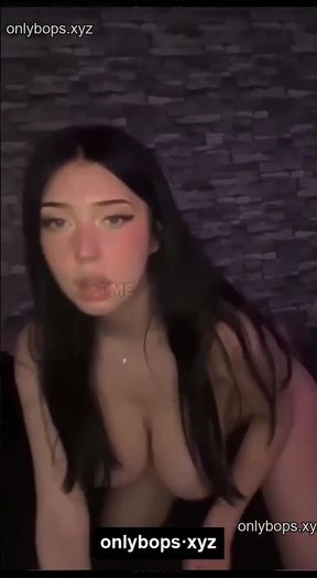 Teen celeb exposes her amateur onlyfan content