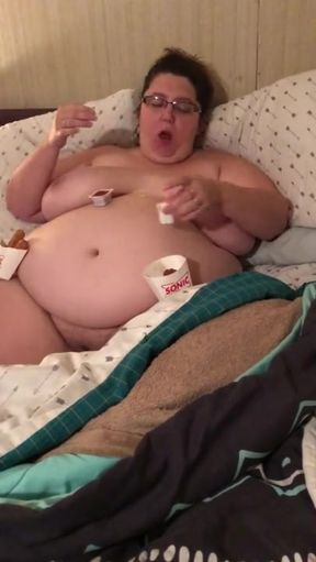 Fat Obese Juicy Josie Feeding Fetish and Homemade Doggy Fuck