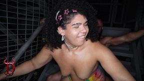 fodendo a vizinha na escada do predio ate ela gemer alto