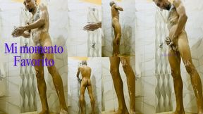 danielithoos dominicano latino bello disfrutando de un rico bano