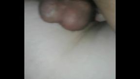 Arrombando o cu da coroa gostosa
