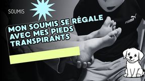 Pieds transpirants, langue obéissante : mon soumis sait ce qu'il mérite.