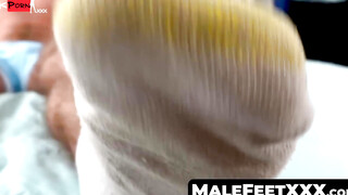 Beardie's Foot-Job - Solo Hunk Strokes Off While Admiring His Feetsies