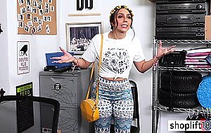 Big ass MILF got busted by a policeman with big dick