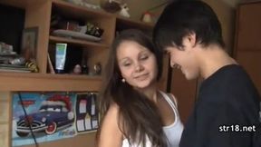 Fresh GF gets smashed in her narrow box